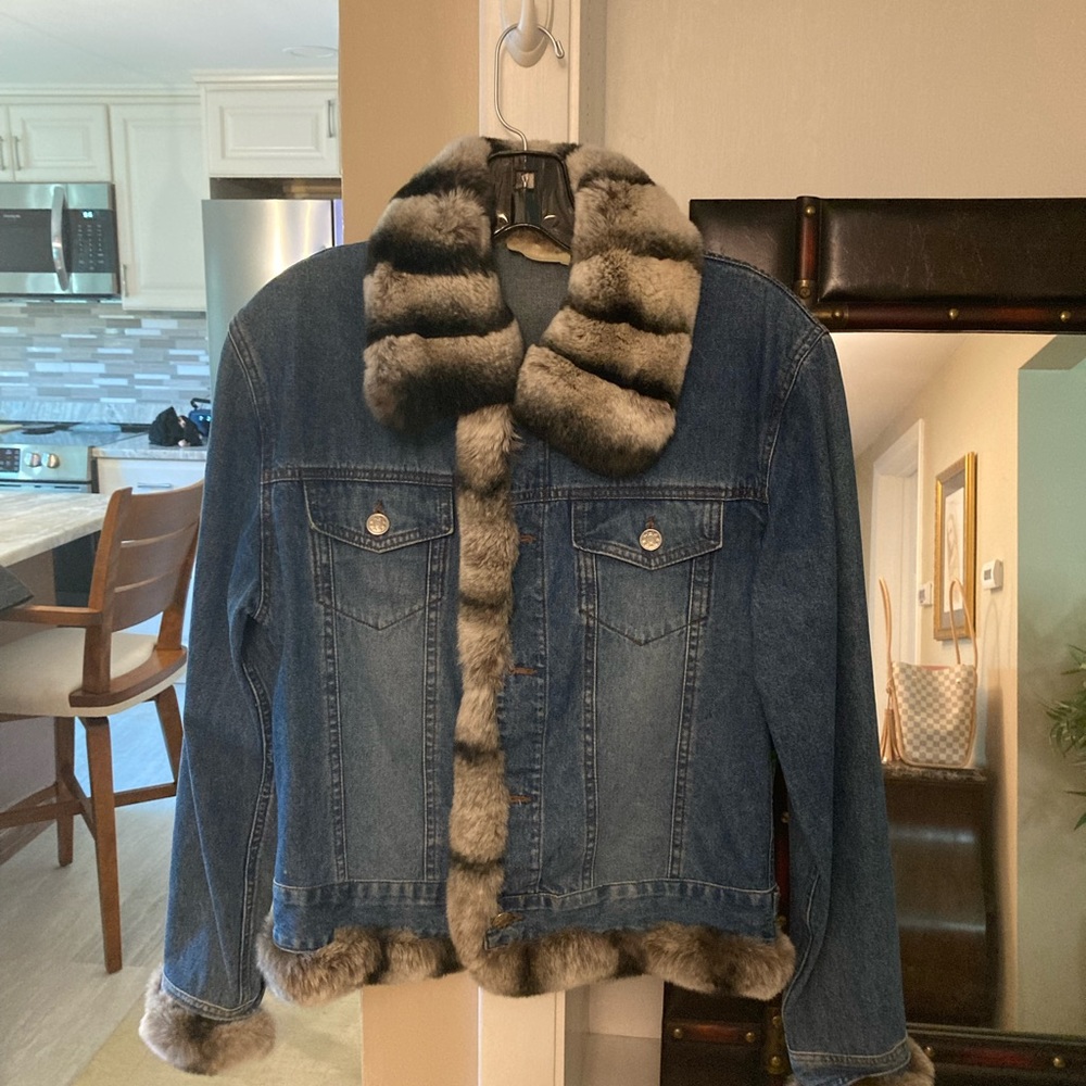 Adorable jean jacket with faux fur trim